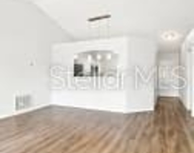 13042 Spencer Court - Photo Thumbnail 8