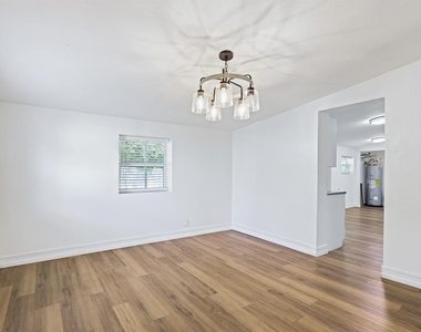4006 S Shamrock Road - Photo Thumbnail 13