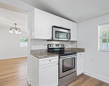 4006 S Shamrock Road - Photo Thumbnail 9
