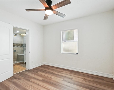 4006 S Shamrock Road - Photo Thumbnail 13