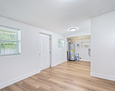 4006 S Shamrock Road - Photo Thumbnail 11