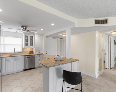 4775 Cove Circle - Photo Thumbnail 4