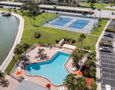 4775 Cove Circle - Photo Thumbnail 24