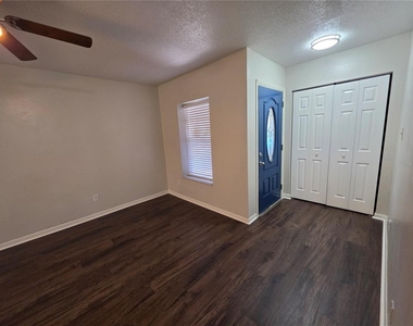 851 Creekway Court - Photo Thumbnail 5