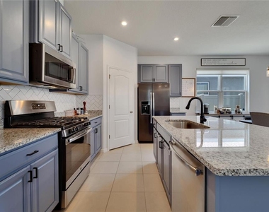 12227 Blue Pacific Drive - Photo Thumbnail 8
