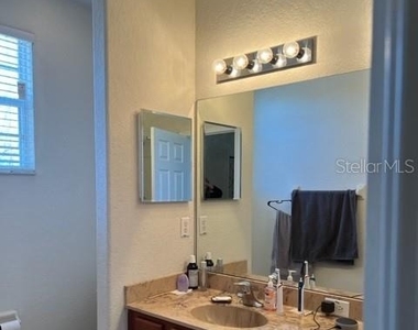 3916 Silverlake Way - Photo Thumbnail 16