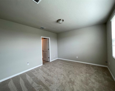 3158 Fresno Place - Photo Thumbnail 13