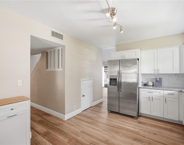 4509 Grainary Avenue - Photo Thumbnail 9
