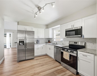 4509 Grainary Avenue - Photo Thumbnail 8