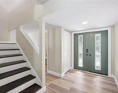 4509 Grainary Avenue - Photo Thumbnail 3