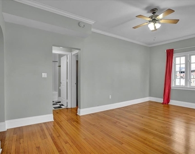 2117 W Dekle Avenue - Photo Thumbnail 9