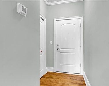 2117 W Dekle Avenue - Photo Thumbnail 2