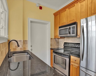 2117 W Dekle Avenue - Photo Thumbnail 13