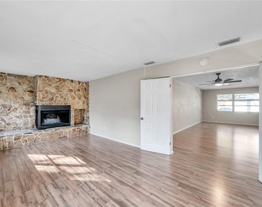1995 Meadow Drive - Photo Thumbnail 10