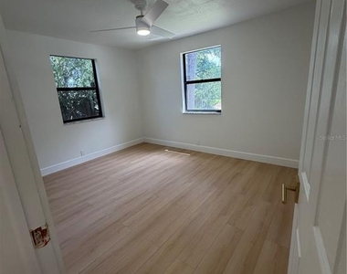 4649 18th Avenue N - Photo Thumbnail 12