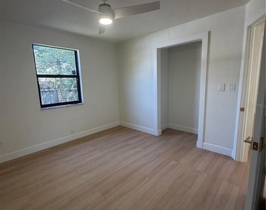 4649 18th Avenue N - Photo Thumbnail 10