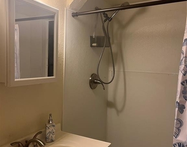 2717 W State Street - Photo Thumbnail 24