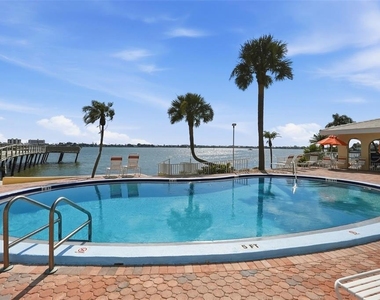 4775 Cove Circle - Photo Thumbnail 4