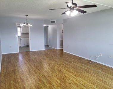 4775 Cove Circle - Photo Thumbnail 12