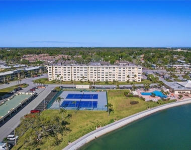 4775 Cove Circle - Photo Thumbnail 31