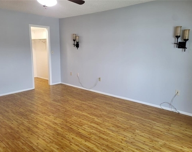 4775 Cove Circle - Photo Thumbnail 19