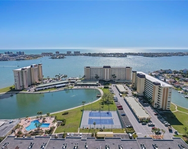 4775 Cove Circle - Photo Thumbnail 30