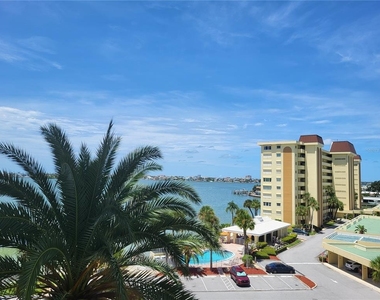 4775 Cove Circle - Photo Thumbnail 3