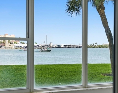 4775 Cove Circle - Photo Thumbnail 39