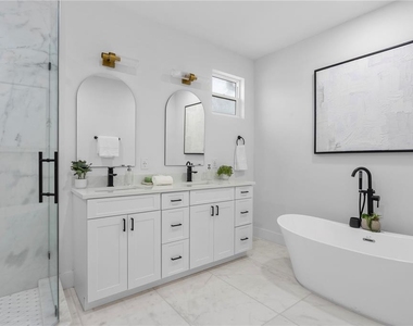 6830 S De Soto Street - Photo Thumbnail 24