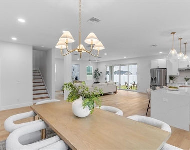 6830 S De Soto Street - Photo Thumbnail 4
