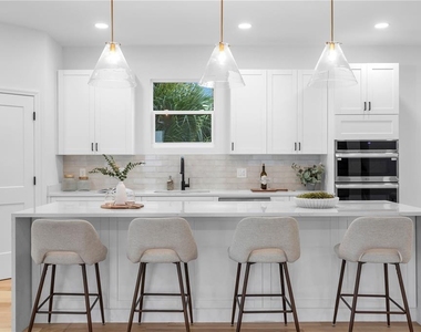 6830 S De Soto Street - Photo Thumbnail 7