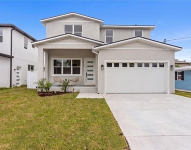 6830 S De Soto Street - Photo Thumbnail 1