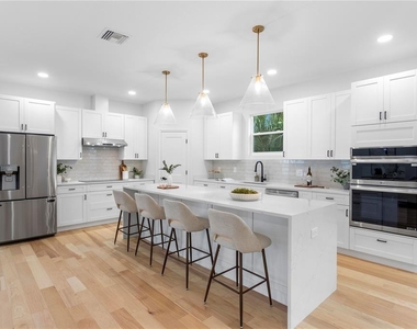 6830 S De Soto Street - Photo Thumbnail 6