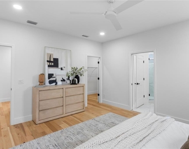 6830 S De Soto Street - Photo Thumbnail 21