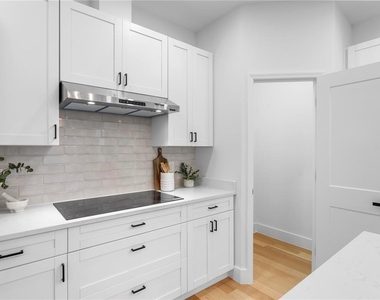 6830 S De Soto Street - Photo Thumbnail 10