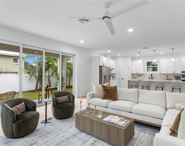 6830 S De Soto Street - Photo Thumbnail 13