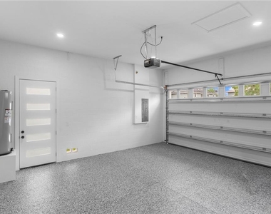 6830 S De Soto Street - Photo Thumbnail 40