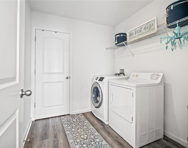 1125 Mattie Pointe Boulevard - Photo Thumbnail 7
