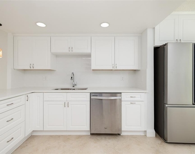 4890 Bay Street Ne - Photo Thumbnail 17