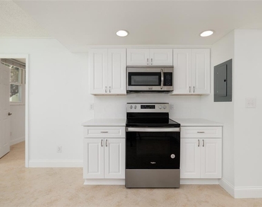 4890 Bay Street Ne - Photo Thumbnail 18