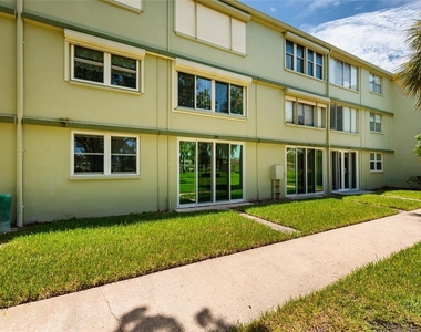 4890 Bay Street Ne - Photo Thumbnail 23