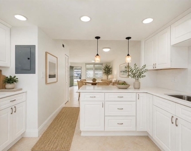 4890 Bay Street Ne - Photo Thumbnail 14