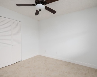 4890 Bay Street Ne - Photo Thumbnail 37
