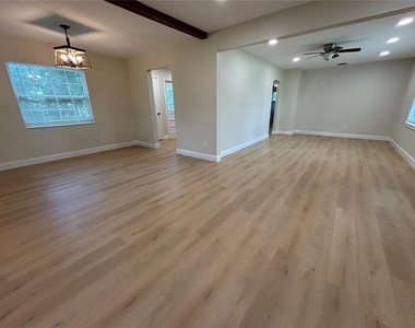 7216 7th Avenue N - Photo Thumbnail 2