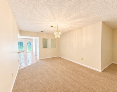 310 Faircross Circle - Photo Thumbnail 7