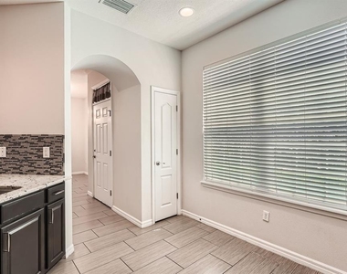 7001 Interbay Boulevard - Photo Thumbnail 11