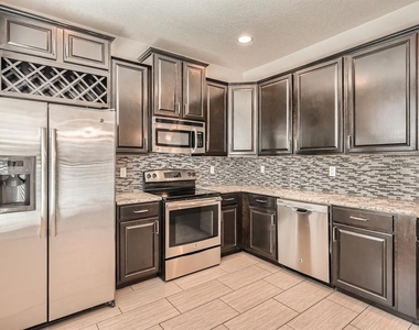 7001 Interbay Boulevard - Photo Thumbnail 9