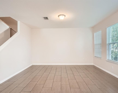 7001 Interbay Boulevard - Photo Thumbnail 3