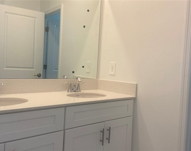 1664 Cross Prairie Parkway - Photo Thumbnail 3