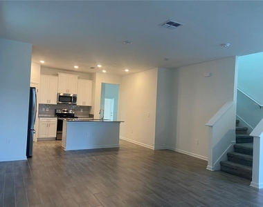 1664 Cross Prairie Parkway - Photo Thumbnail 2